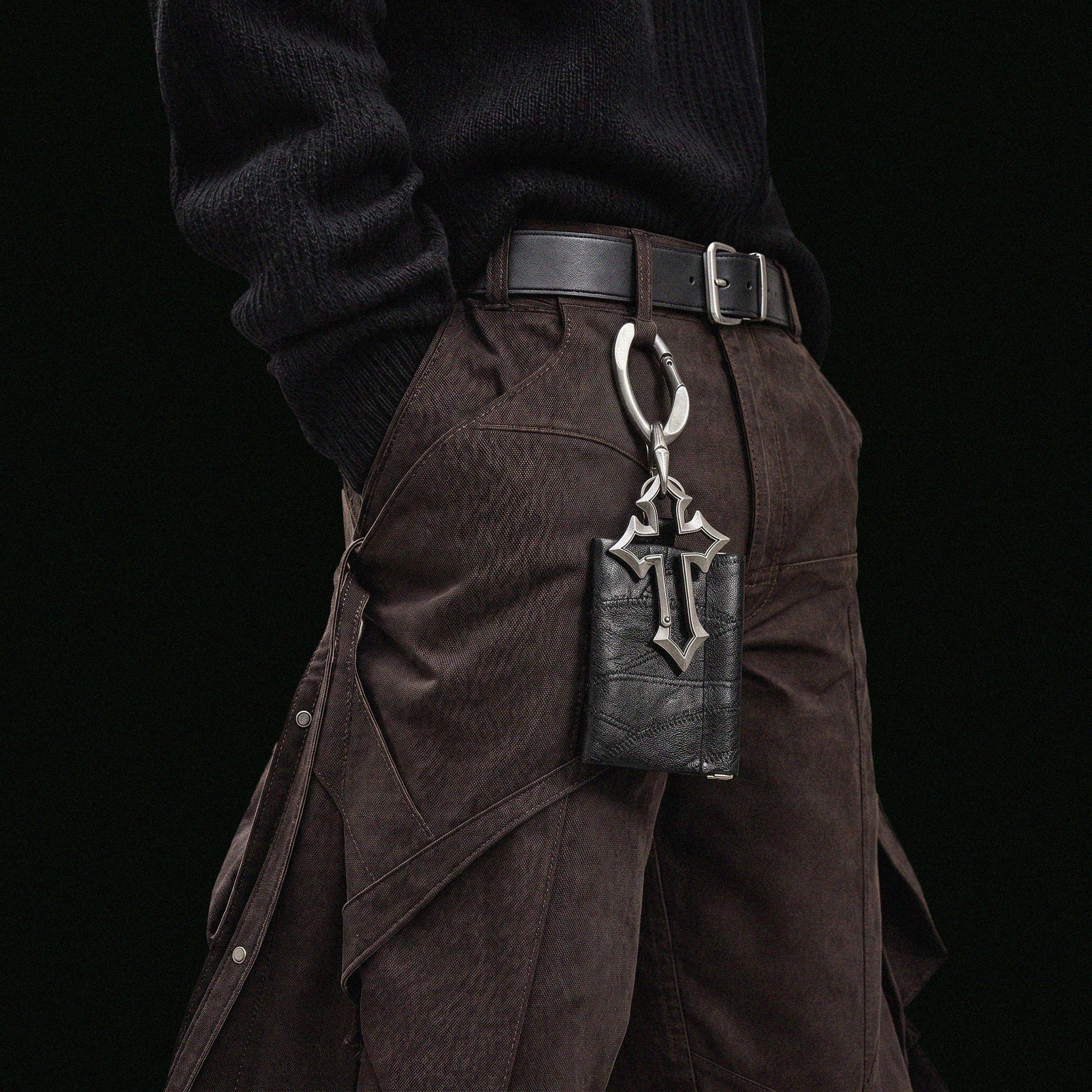 HOLLOW CROSS POUCH PENDANT
