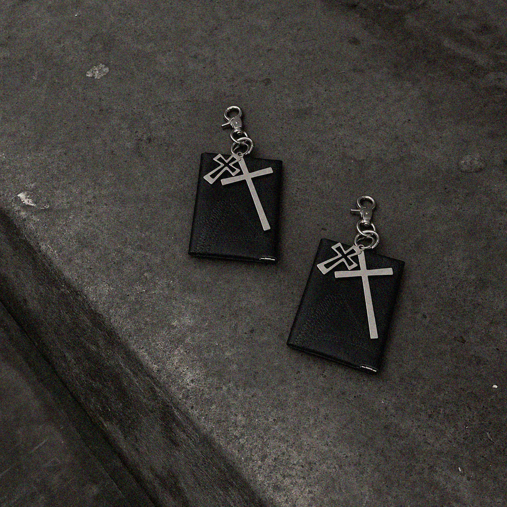 LAYERED CROSS UTILITY KEYCHAIN