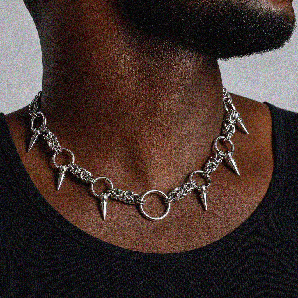 TITANIUM SPIKE CHOKER