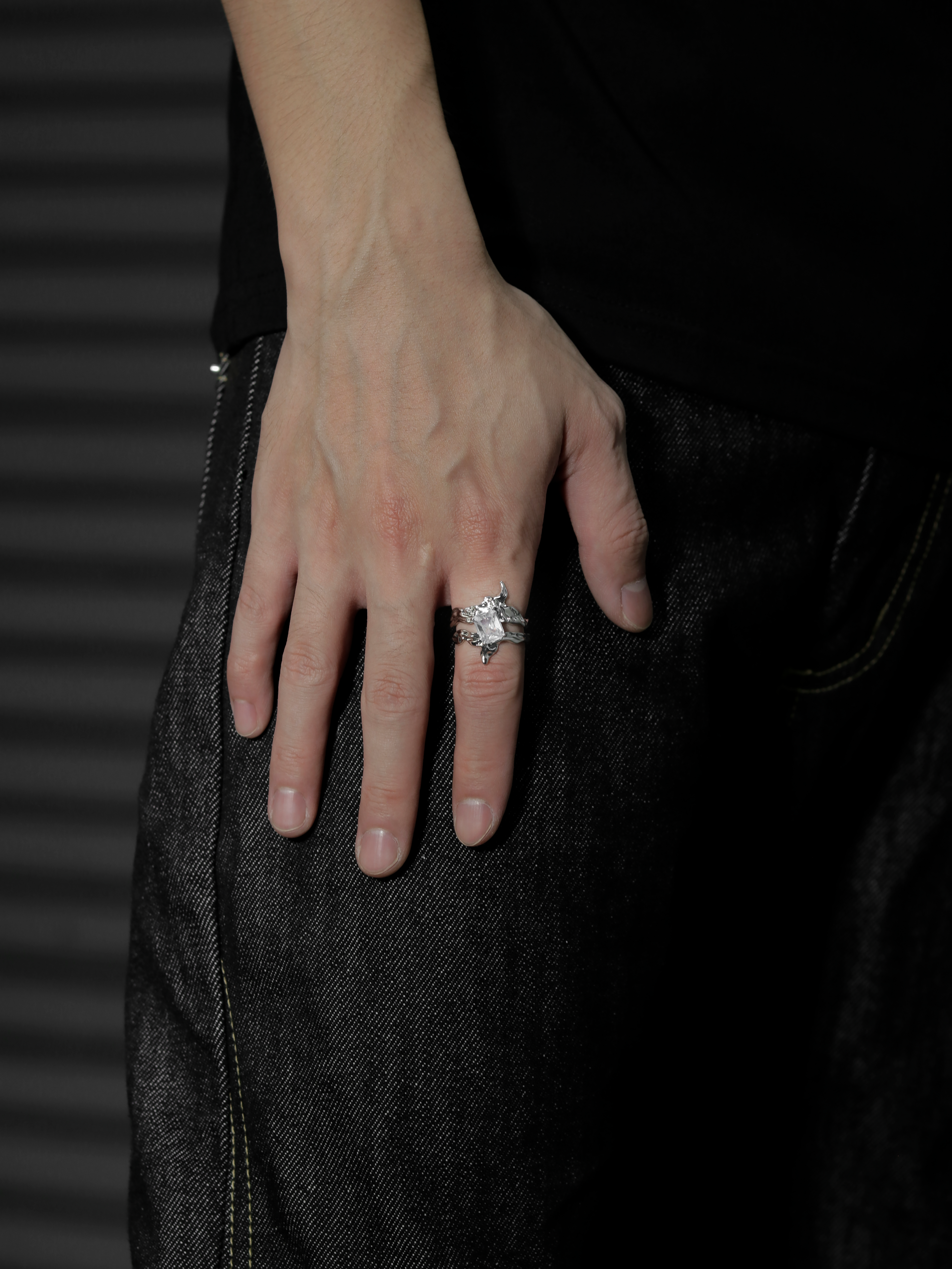 CLEAR ZIRCON