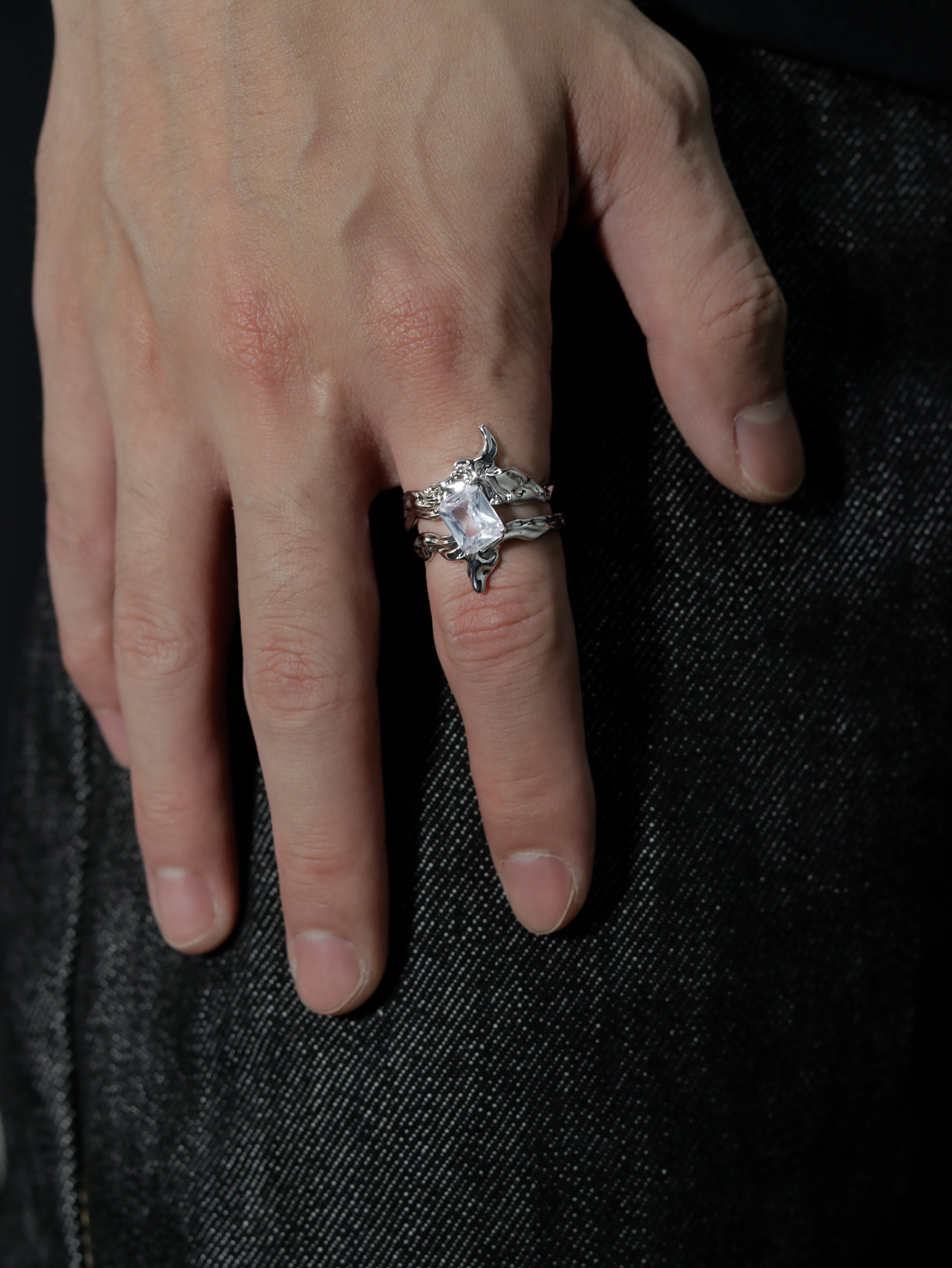 CLEAR ZIRCON