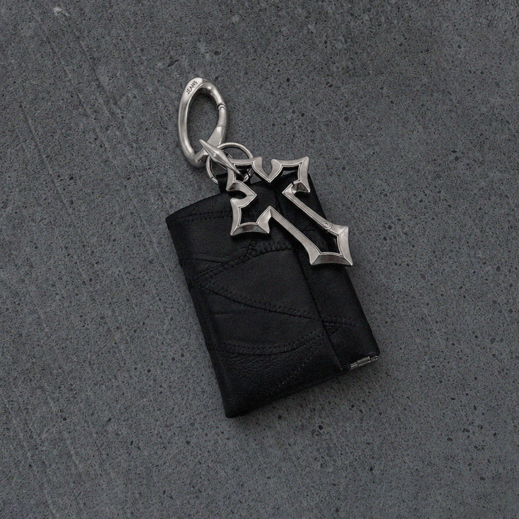 HOLLOW CROSS POUCH PENDANT - KravxStudio