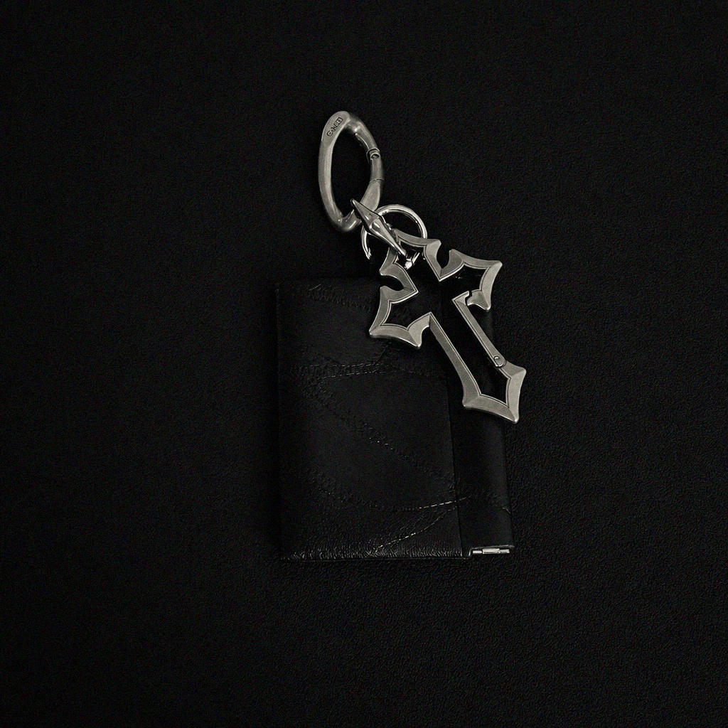 HOLLOW CROSS POUCH PENDANT - KravxStudio