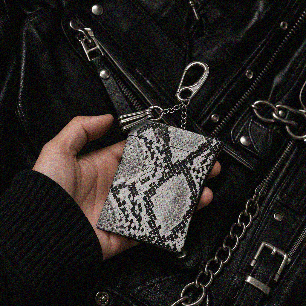 VENOM UTILITY KEYCHAIN - KravxStudio